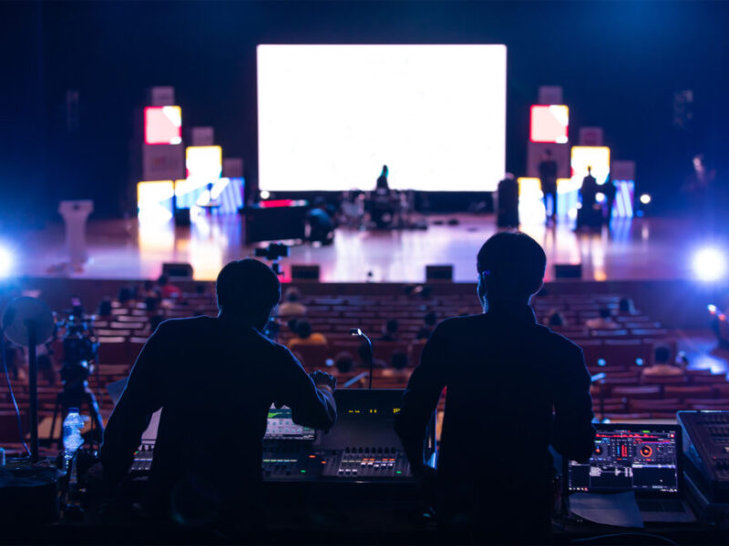 2 concert technicians for lighting and sound